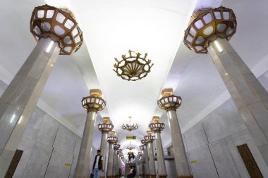 Taşkent, Özbekistan 1 Ekim 2024: Yunus Rajabiy Yunusobod Hattı üzerinde bulunan bir Taşkent Metro istasyonudur. 24 Ekim 2001 'de açıldı.