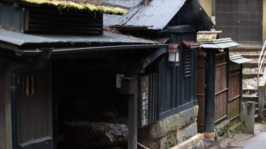 Kurokawa, Japonya 16 Ocak 2025: Kurokawa Onsen kasabasının girişi. Kyushu 'daki ünlü kaplıca kasabalarından biri.