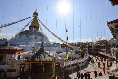 Katmandu, Nepal 18 Kasım 2023: Boudhanath stupa 'nın gündüz vaktidir. Katmandu 'daki önemli Budizm tapınaklarından biridir.