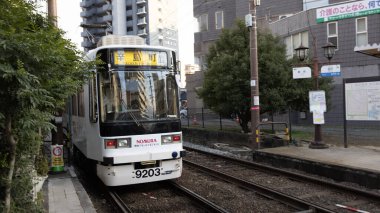 Kumamoto, Japonya 15 Ocak 2025 Kumamoto, Kumamoto tramvayı ana şehir içi taşımacılığıdır.