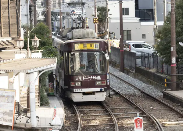 Kumamoto, Japonya 15 Ocak 2025 Kumamoto, Kumamoto tramvayı ana şehir içi taşımacılığıdır.