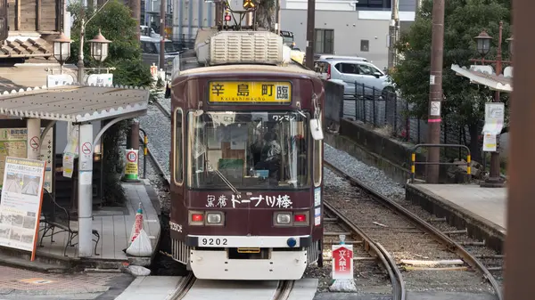Kumamoto, Japonya 15 Ocak 2025 Kumamoto, Kumamoto tramvayı ana şehir içi taşımacılığıdır.