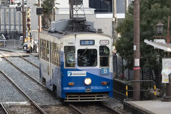 Kumamoto, Japonya 15 Ocak 2025 Kumamoto, Kumamoto tramvayı ana şehir içi taşımacılığıdır.