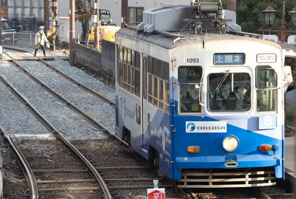 Kumamoto, Japonya 15 Ocak 2025 Kumamoto, Kumamoto tramvayı ana şehir içi taşımacılığıdır.