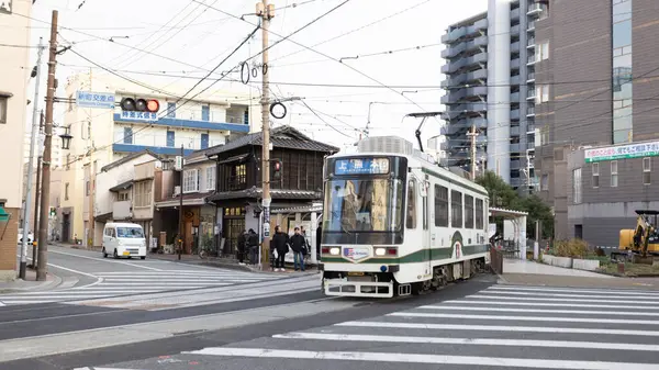 Kumamoto, Japonya 15 Ocak 2025 Kumamoto, Kumamoto tramvayı ana şehir içi taşımacılığıdır.