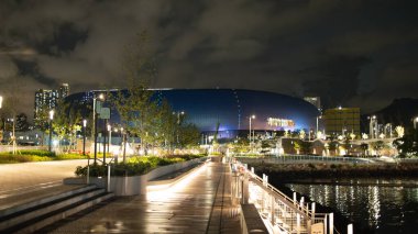 Hong Kong - 28 Haziran 2025 Kai Tak Stadyumu, Kai Tak Spor Parkı. Doğu Kowloon 'daki yeni gelişim alanı.