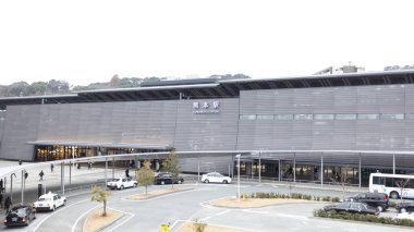 Kumamoto, Japonya, 15 Ocak 2025: Kumamoto tren istasyonunun dışı. Kumamoto ilinin ana tren statoini.