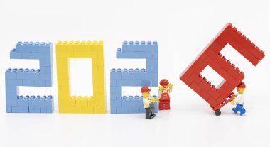 Hong Kong - 21 Temmuz 2025: işçiler yeni yılı 2026 'da başlattılar