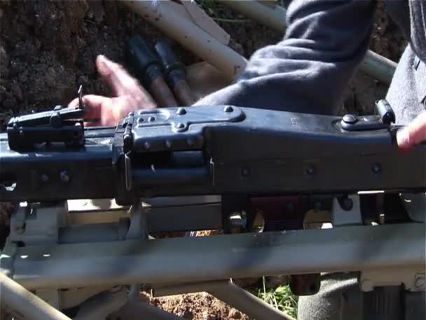 Alman Makineli Tüfek Yakın Çekim — Stok video
