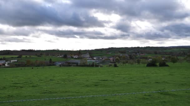 Landschaft Der Pays Bray Dorf Inmitten Der Felder Frankreich — Stockvideo