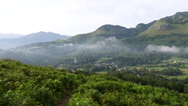 Panorama Över Franska Pyrenes Berg Nära Lourdes Stad — Stockvideo