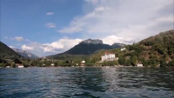 Панорамный Вид Озеро Анси Лодки — стоковое видео