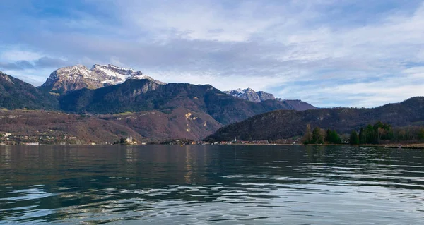 Widok Jezioro Annecy Zimie Alpy Francja — Zdjęcie stockowe