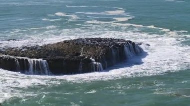 Biarritz, Fransa 'da dalgalar kopuyor