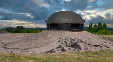 Fransa 'nın Alsace kentindeki Maginot Hattı' nda bulunan silah taretleri.