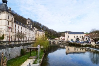 Fransa, Brantome, Perigord 'un pitoresk şehir manzarası