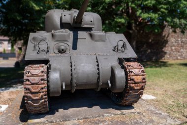 a world war two sherman tank clipart