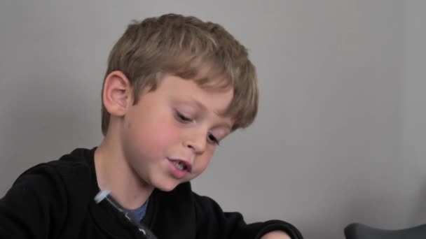 Дитячий Хлопчик Малюнок Розмальовки — стокове відео