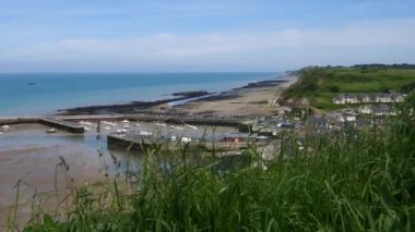 Basse-Normandie 'deki Calvados Bölümü' nde bir komün olan Port-en-Bessin kasabasının manzarası