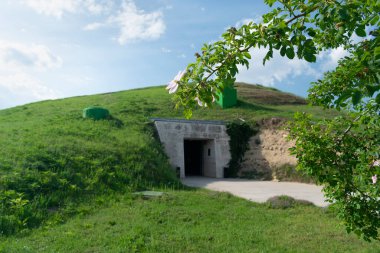 Bulgaristan - güneşli yaz günü Höyük turizm