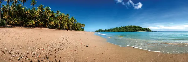 Gorgona ve Gorgonilla Adası 'nın panoramik manzarası, Cauca Bölümü, Pasifik Okyanusu Kolombiya