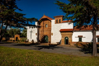 Kolombiya 'daki Santo Ecce Homo manastırı, Villa de Leyva' dan 8 kilometre uzaklıktaki Boyaca Bölgesi 'nin Sutamarchan belediyesinde bulunan 17. yüzyıldan kalma bir Dominik manastırı..