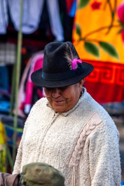 Boyaca bölgesinin ilk yerleşimcileri yaklaşık 12.000 yıl önce geldi. Milattan önce 500 'lerde. Muisca halkı, sosyal, kültürel ve üretken organizasyonun tezahüratlarıyla ülkenin en gelişmiş bölgelerini işgal etti.