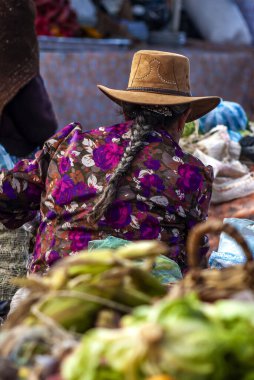 Boyaca bölgesinin ilk yerleşimcileri yaklaşık 12.000 yıl önce geldi. Milattan önce 500 'lerde. Muisca halkı, sosyal, kültürel ve üretken organizasyonun tezahüratlarıyla ülkenin en gelişmiş bölgelerini işgal etti.