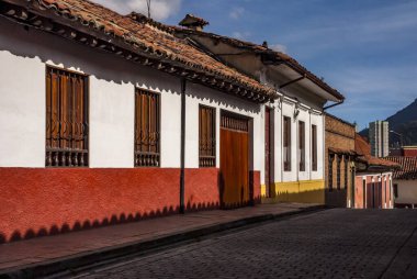 La Candelaria, Kolombiya 'nın başkenti Bogota' nın başkenti Bogota 'nın 17 numaralı şehridir. Kasaba 6 Ağustos 1538 'de kuruldu ve ilk kilise inşa edildi. Bu kasaba histo 'yu kapsar.
