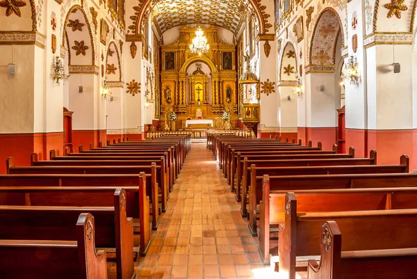 Nuestra Senora de la Candelaria, Kolombiya 'nın başkenti La Candelaria' da yer alan bir tapınaktır..