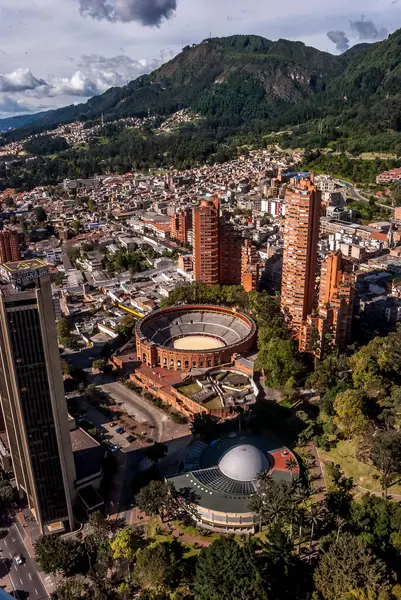 Bogota (resmi adı Bogota Distrito Capital) Kolombiya Cumhuriyeti 'nin başkenti ve Cundinamarca ilinin başkentidir.