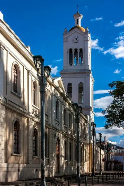 Santa Barbara Kilisesi 1665 'te o zamanki Usaquen bölgesinde yaşayan yerli halkı canlandırmak için inşa edildi. 1742 'de tadilat yapıldı ve rezervasyon beyaz bir kasabaya verildi. Bağımsızlıktan sonra, kilise,