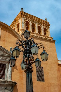 Santa Dominingo, CARTAGENA, COLOMBIA, 20 Şubat 2024. 16. yüzyılda Cartagena şehrinde kurulmuş bir manastır. Şehirdeki en önemli turizm merkezlerinden biridir..