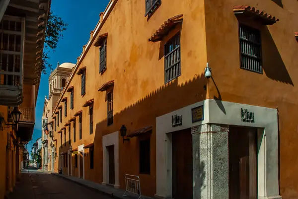 Santa Dominingo, CARTAGENA, COLOMBIA, 20 Şubat 2024. 16. yüzyılda Cartagena şehrinde kurulmuş bir manastır. Şehirdeki en önemli turizm merkezlerinden biridir..