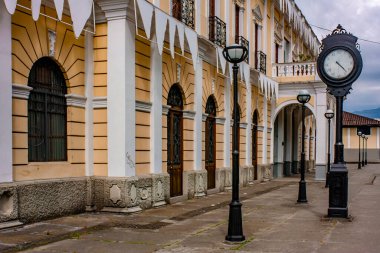 Tren İstasyonu, ARMENIA, QUINDIO, COLOMBIA _ Eski Tren İstasyonu, Pasifik Demiryolu ile Caldas Demiryolu 'na bir bağlantı olarak hizmet veren eski ulaşım ve kargo sisteminin bir istasyonudur..