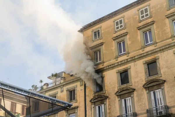Naples Italy February 15Th 2023 Domestic Apartment Fire Smoke Billowing — Stock Photo, Image