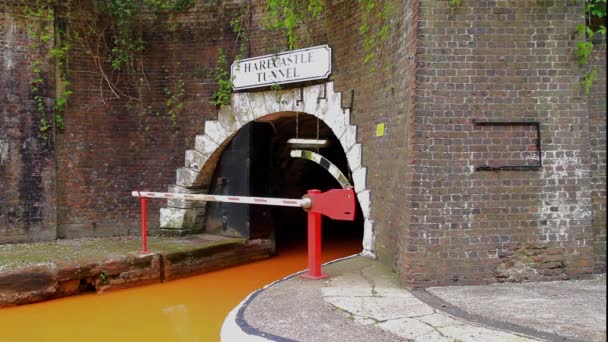 Video Thomas Telford Noordelijke Harecastle Tunnel Ingang Trent Mersey Canal — Stockvideo