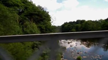 Wye Nehri 'nin güneyine bakan Leydi Milfords veya Llanstephan Köprüsü, Powys, Galler, Birleşik Krallık