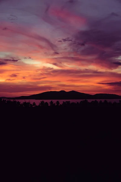 Increíble Puesta Sol Puerto Princesa Palawan Con Cielo Rojo Llamas — Foto de Stock