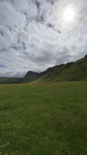 Wide Angle Views Talisker Bay Isle Skye Scotland Its Rocky — Stockvideo
