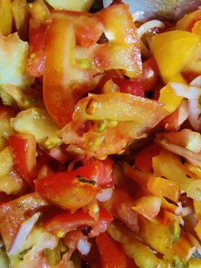 Pazarda taze sebzeler