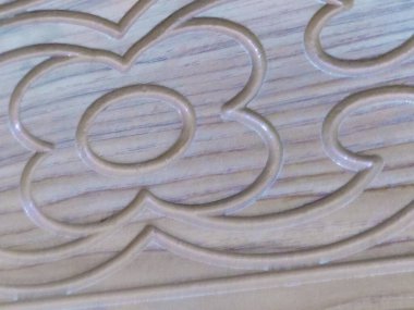 Tahta bir kapıyı kapat.