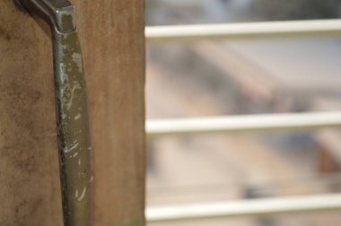 Pencereden gelen bulanık arkaplan fotoğrafı