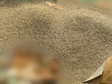 İnşaat için yerdeki taşlar ve kayalar   