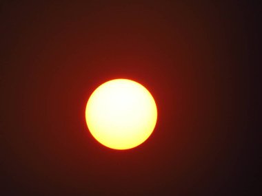 Gece gökyüzündeki aya