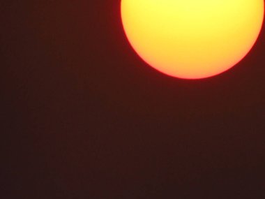 Dağlarda güzel bir gün batımı