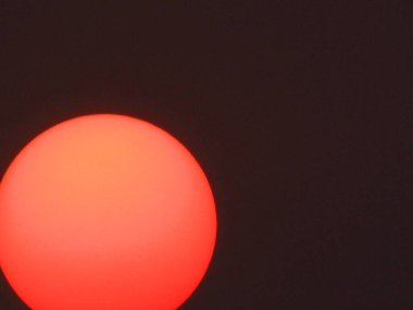 Dağlarda güzel bir gün batımı