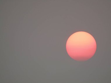 Dağlarda güzel bir gün batımı