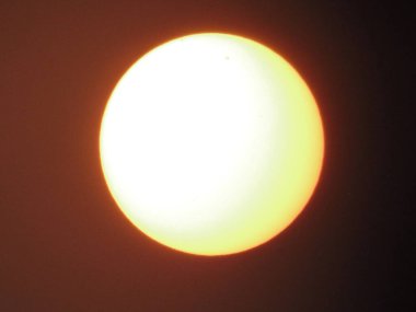 Güneş tutulması, gece güneşi