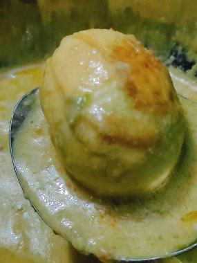 Bir kase lezzetli kremayı yakın.